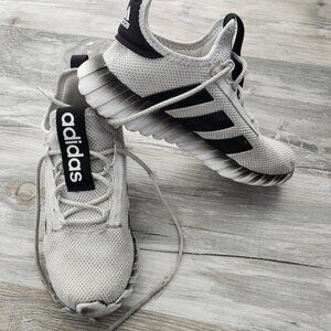 Adidas Kaptir black 3-Stripe light gray Sneakers Boys size 4 lace up